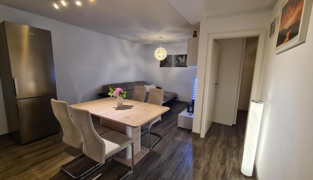 Apartman Kokola มาลีโลชินจ์ ภายนอก รูปภาพ