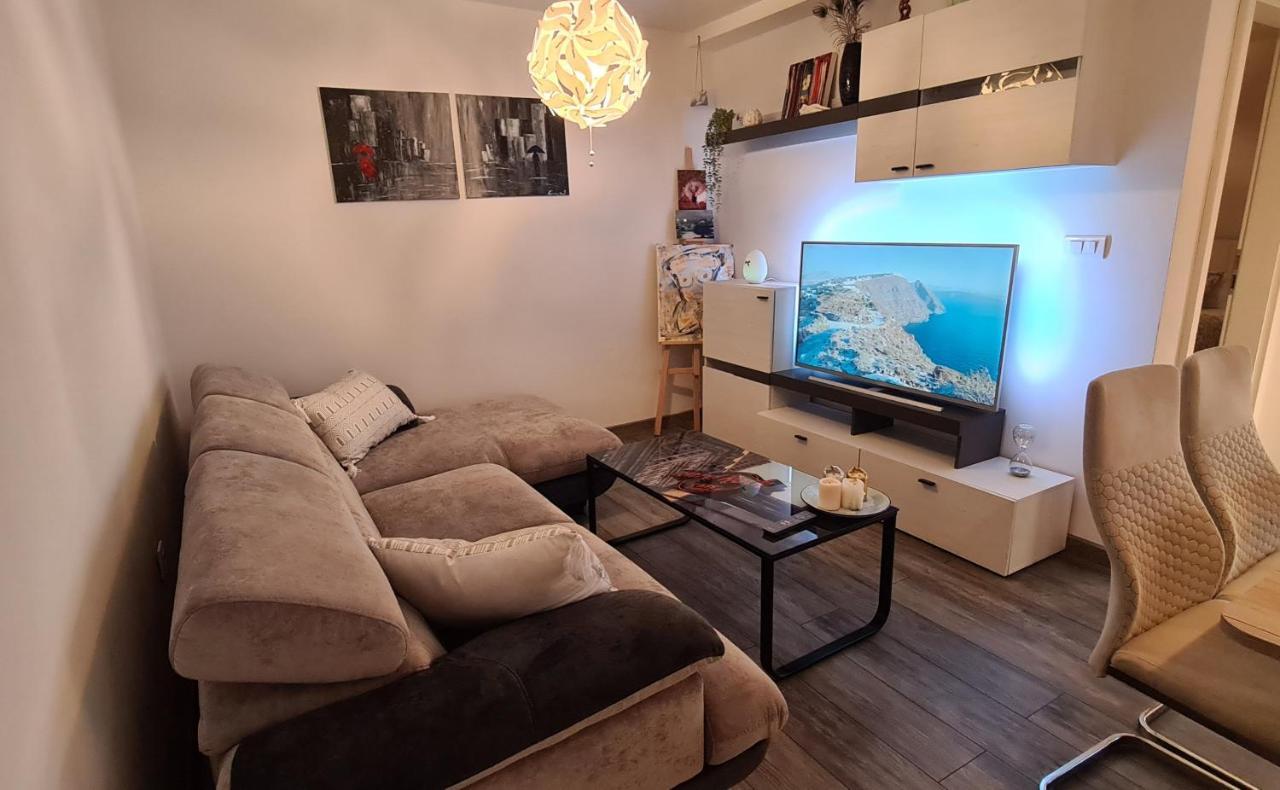 Apartman Kokola มาลีโลชินจ์ ภายนอก รูปภาพ